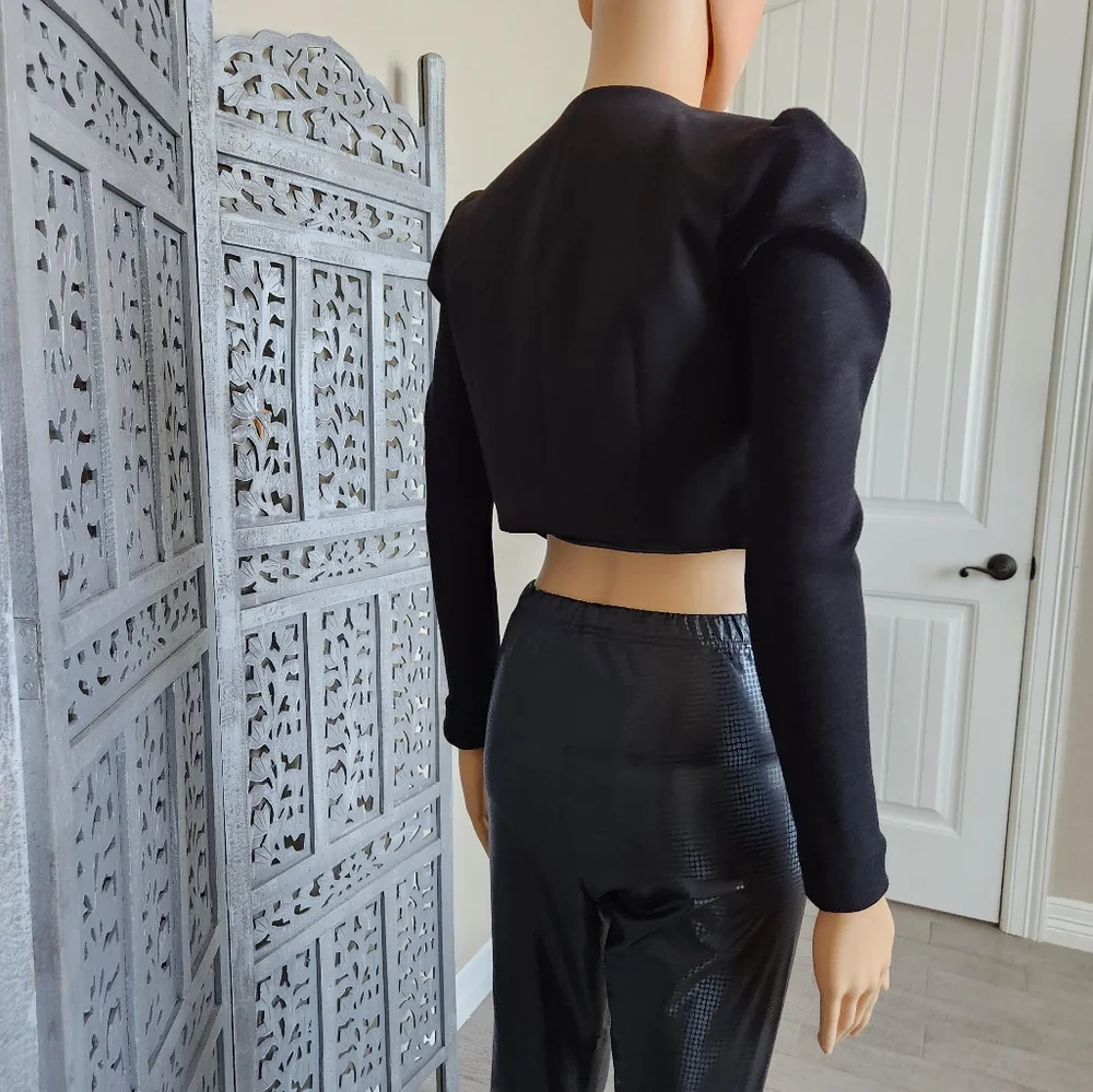 Blazer - Picture 2 of 4